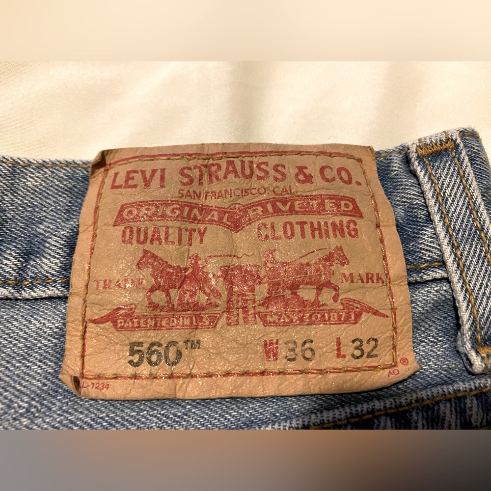 Levi’s 560 Comfort Fit 36 x 32 jeans